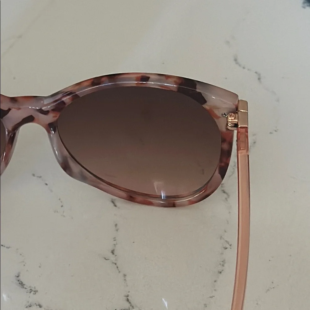 LOFT Outlet Women's Tortoiseshell Sunglasses OS NWOT - Picture 10 of 16